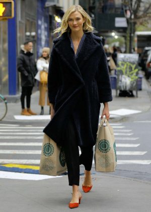 Karlie Kloss - Shopping in NYC 